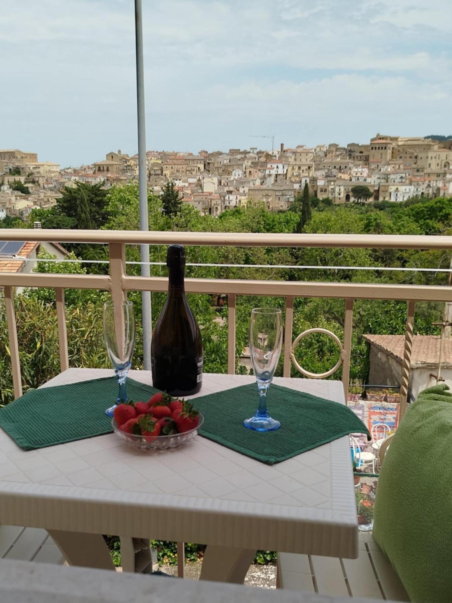Comfort, Parcheggio E Balcone Su Tricarico In Basilicata, Io Sono Qui Eksteriør bilde